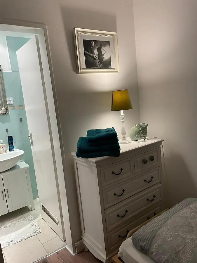 Apartamento Unterkunft in Düsseldorf-Nord